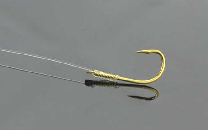 绑鱼钩的方法及图解，鱼钩的绑法非常多，但这种绑法最常用！
