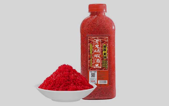 秋季钓鱼用麝香还是红虫酒米？中秋前用麝香，中秋后用红虫！